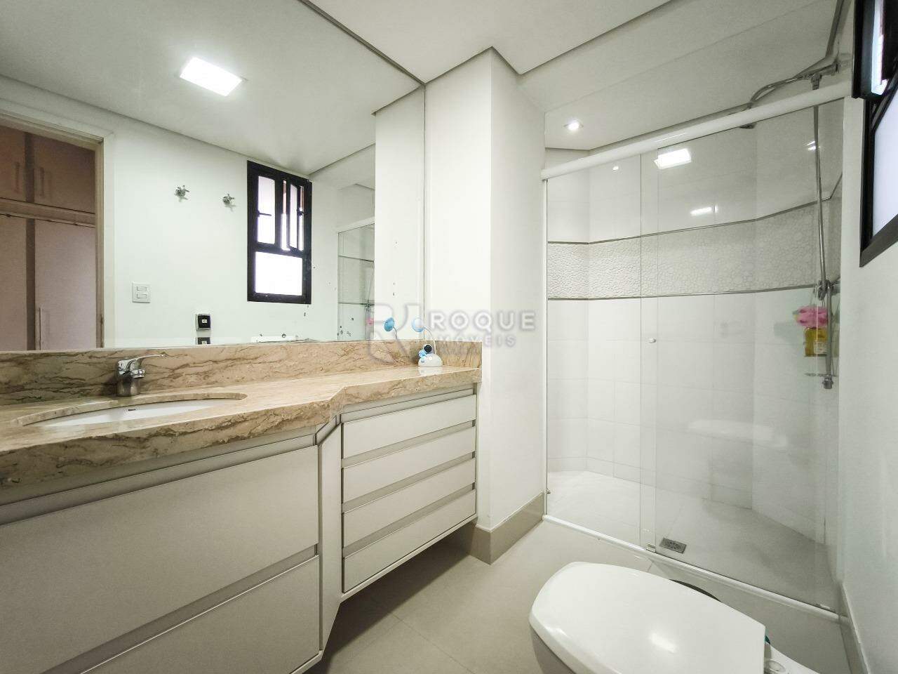 Apartamento à venda no bairro Centro: WC SUÍTE 1