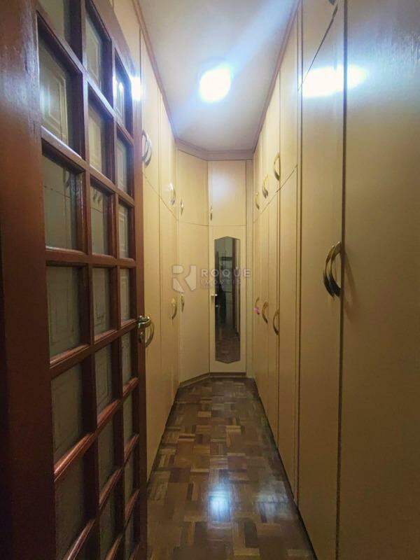 Casa Residencial para aluguel no bairro Jardim Canaa: Closet