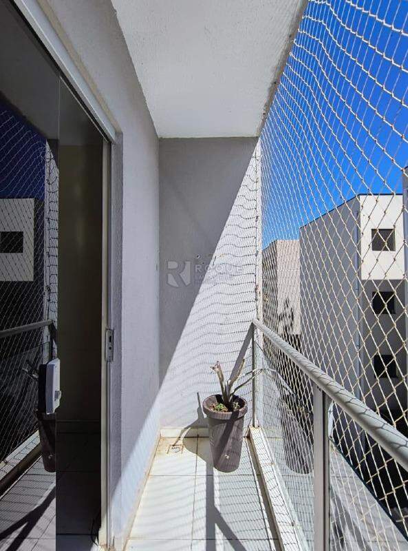 Apartamento para aluguel no bairro Jardim Ouro Verde: Sacada