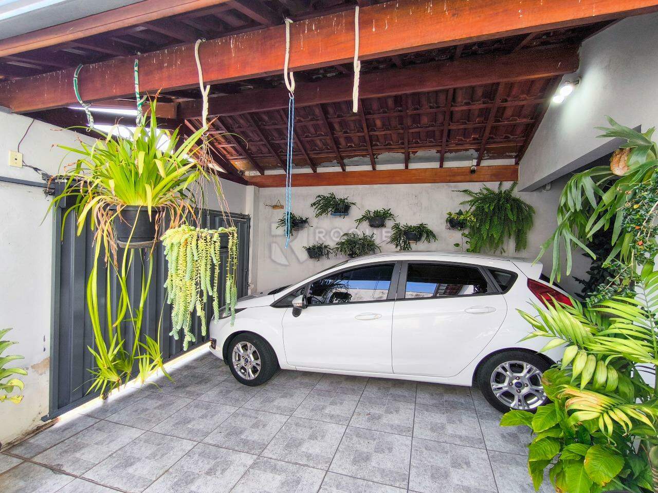 Casa Residencial à venda no bairro Jardim São Lourenço: GARAGEM