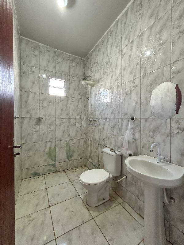 Casa Residencial para aluguel no bairro Parque Residencial Belinha Ometto: WC social 