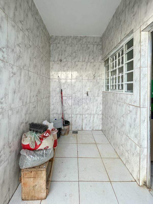 Casa Residencial para aluguel no bairro Parque Residencial Belinha Ometto: Área de serviço 