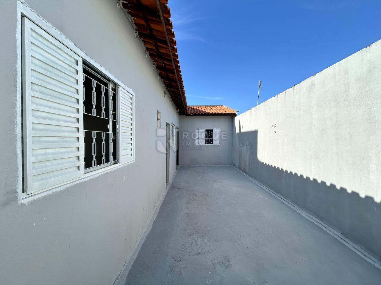 Casa Residencial para aluguel no bairro Parque Residencial Belinha Ometto: Garagem 