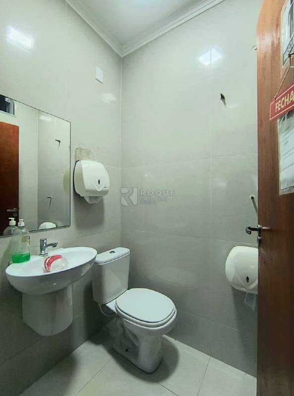 Barracão/Galpão para aluguel no bairro Jardim Esmeralda: Wc social 02