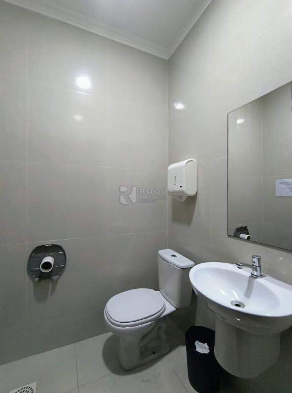 Barracão/Galpão para aluguel no bairro Jardim Esmeralda: Wc social 01