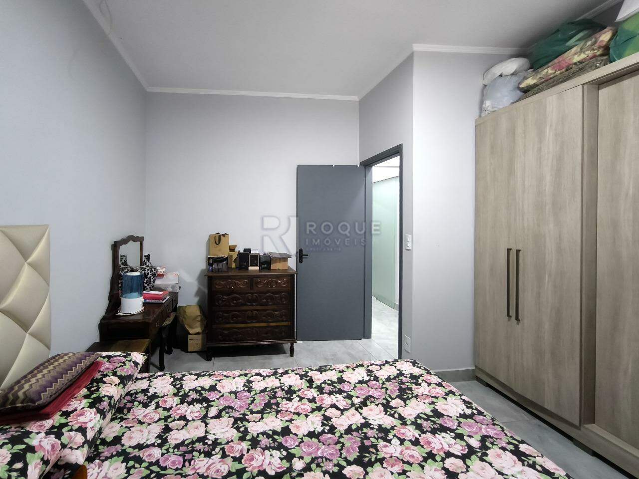 Casa Comercial à venda no bairro Centro: SUÍTE