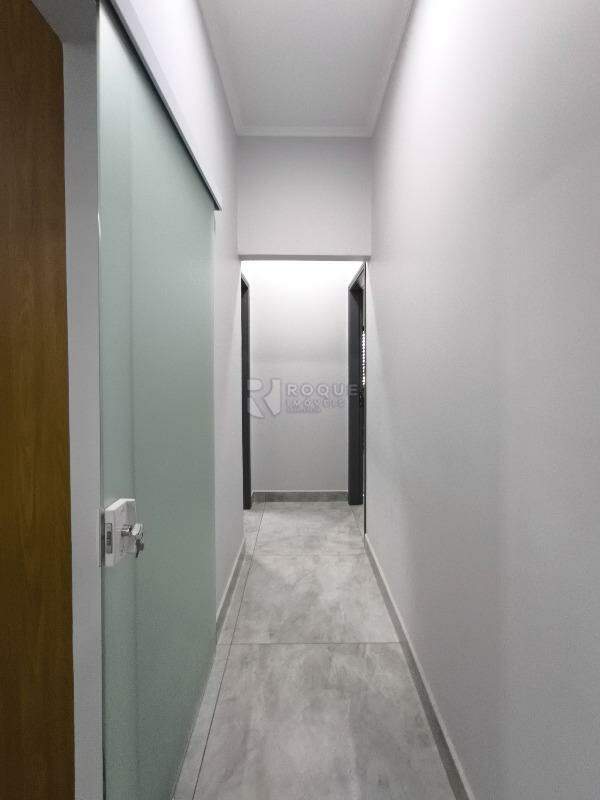 Casa Comercial à venda no bairro Centro: CORREDOR INTERNO