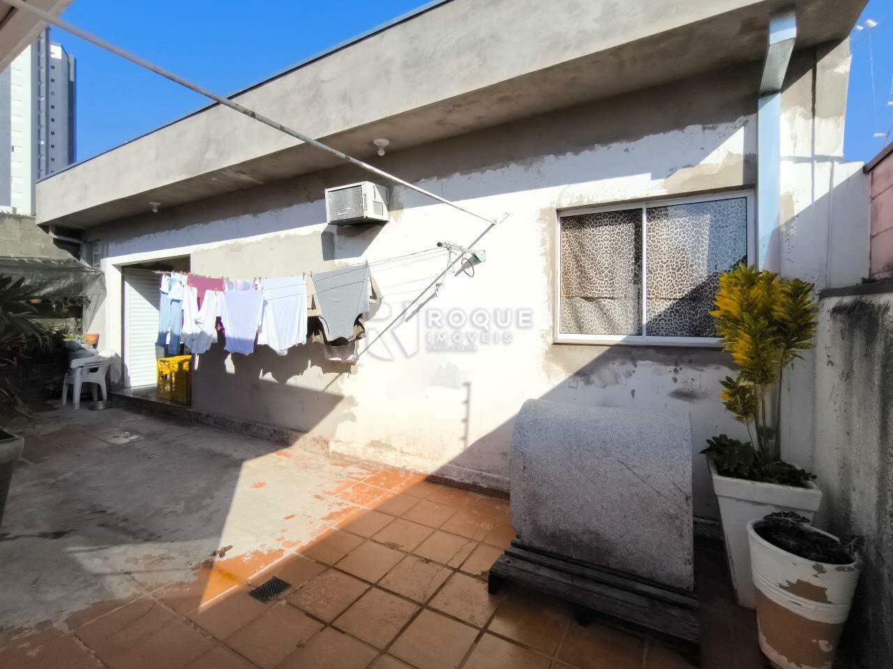 Casa Comercial à venda no bairro Centro: ÁREA DE SERVIÇO