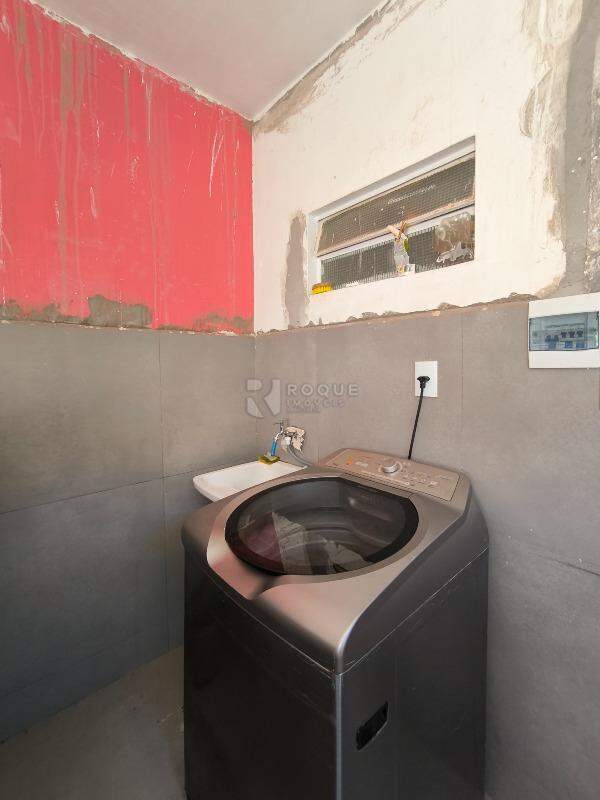 Casa Comercial à venda no bairro Centro: LAVANDERIA