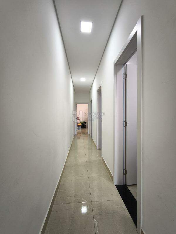 Casa Residencial à venda no bairro Jardim Marajoara: CORREDOR INTERNO