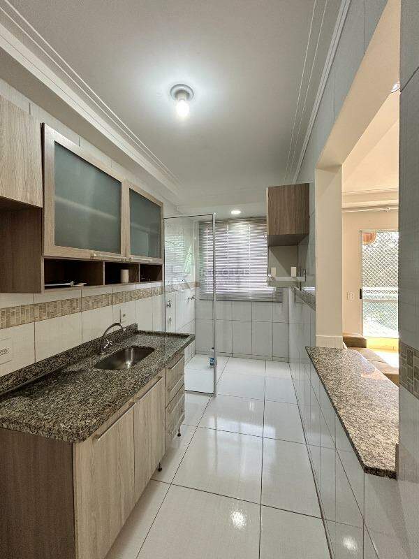 Apartamento para aluguel no bairro Vila Camargo: Cozinha 