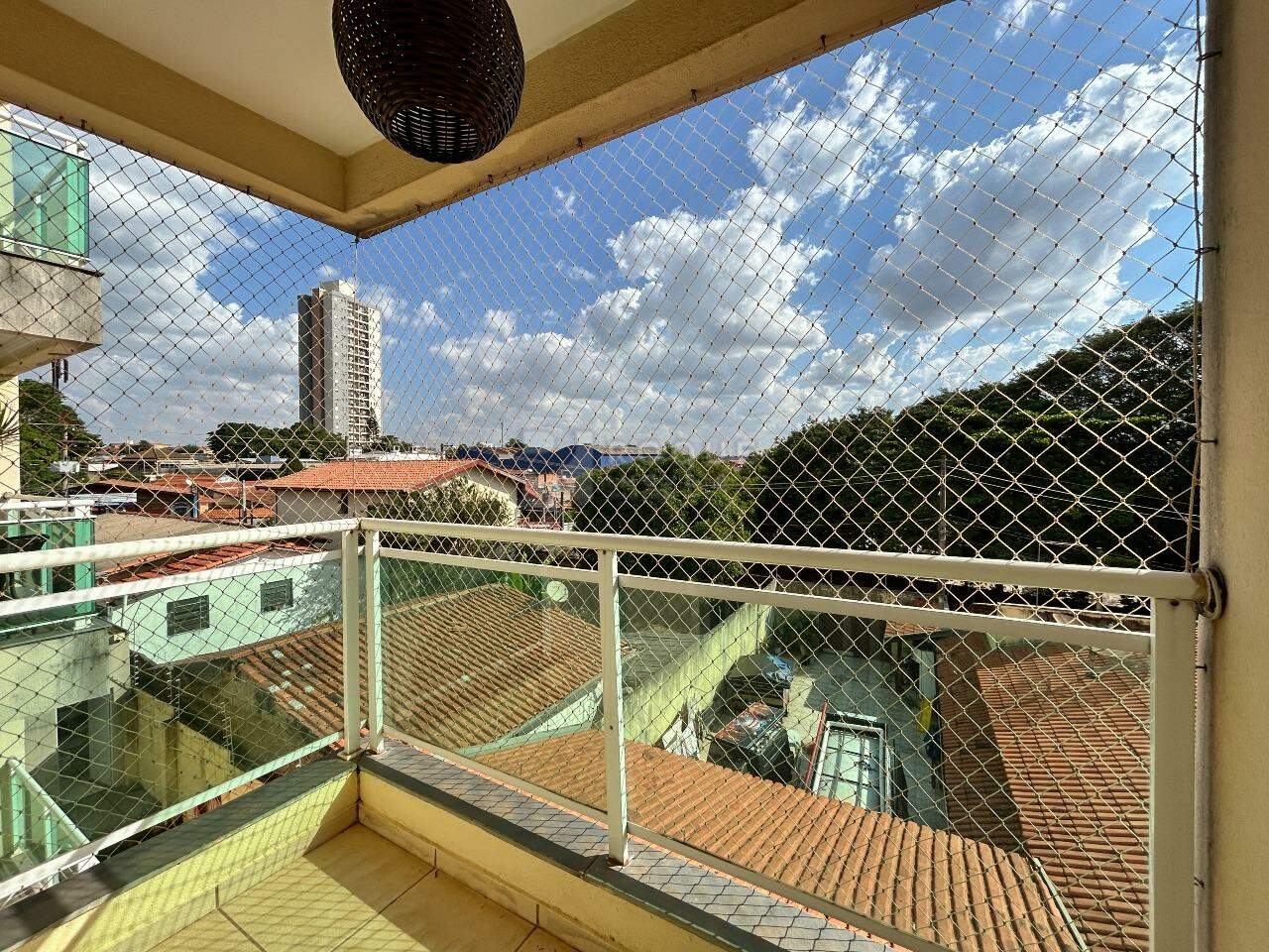 Apartamento para aluguel no bairro Vila Camargo: Sacada