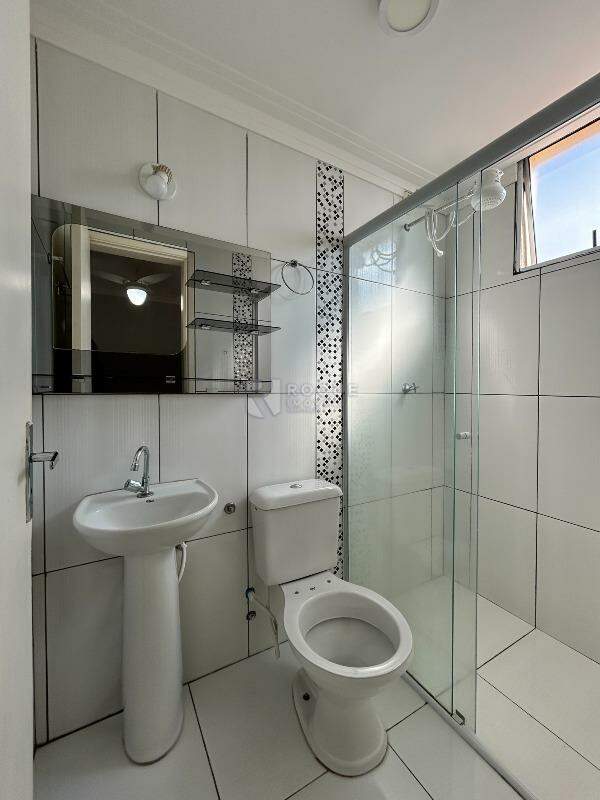 Apartamento para aluguel no bairro Vila Camargo: WC suíte 
