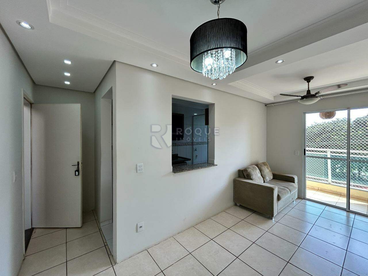 Apartamento para aluguel no bairro Vila Camargo: Sala 