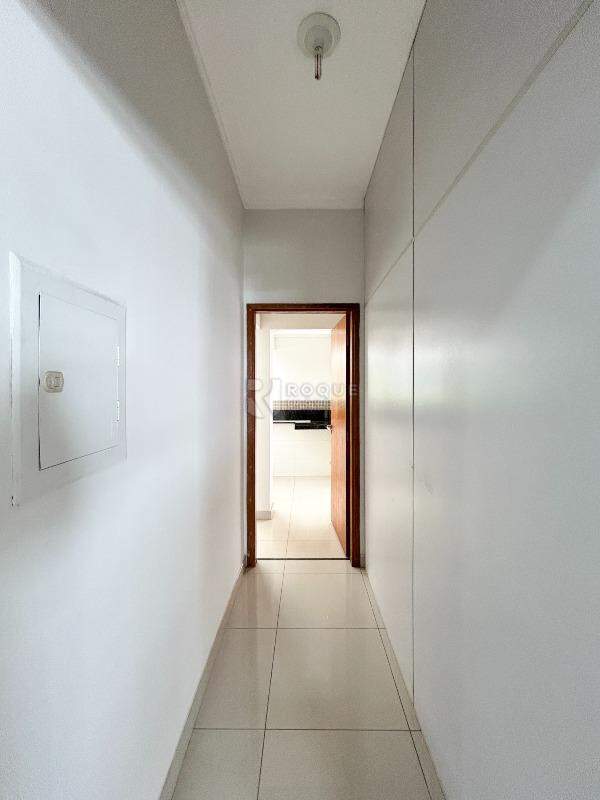 Casa Residencial à venda no bairro Vila São João: Hall