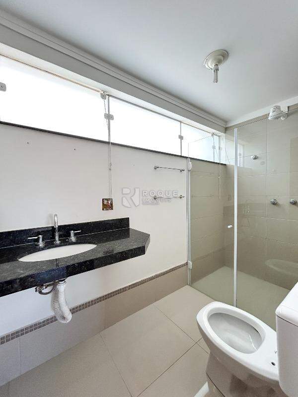 Casa Residencial à venda no bairro Vila São João: WC social 3 segundo andar