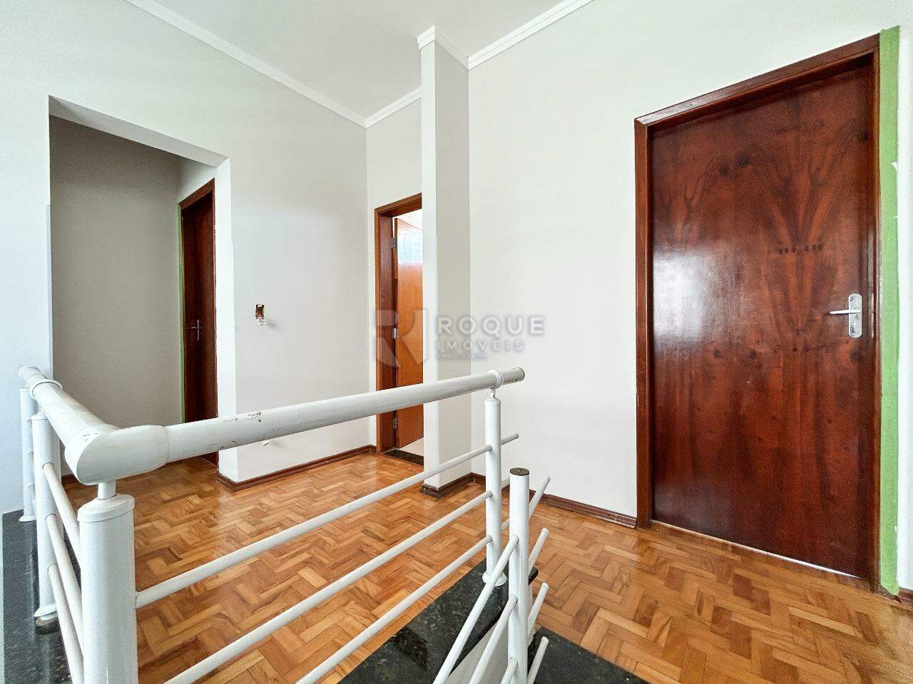 Casa Residencial à venda no bairro Vila São João: Hall segundo andar