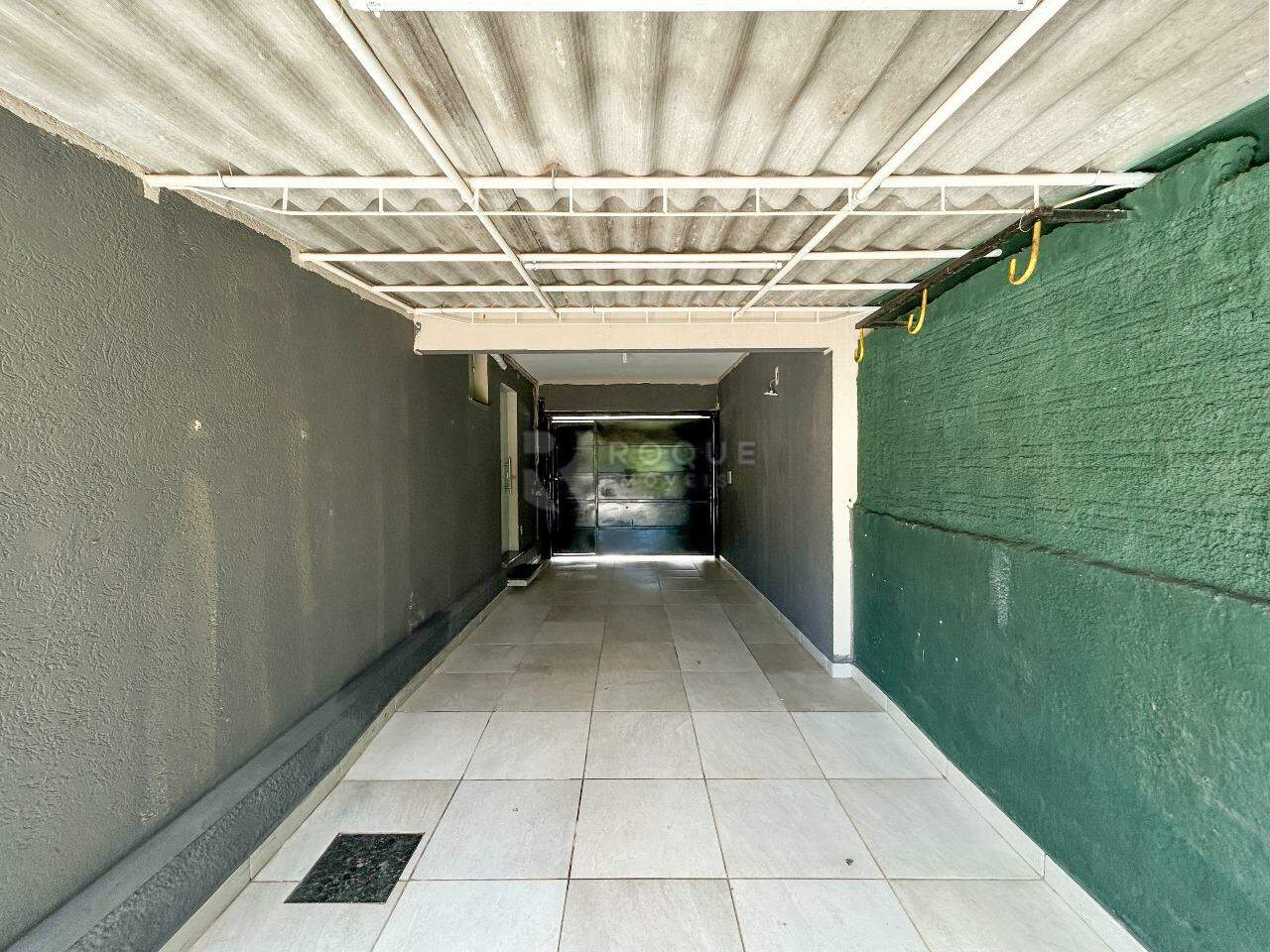 Casa Residencial à venda no bairro Vila São João: Garagem