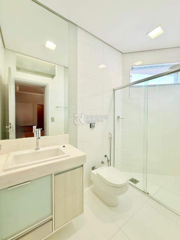 Casa em condomínio para aluguel no bairro Jardim Residencial Flora: WC SUÍTE 3
