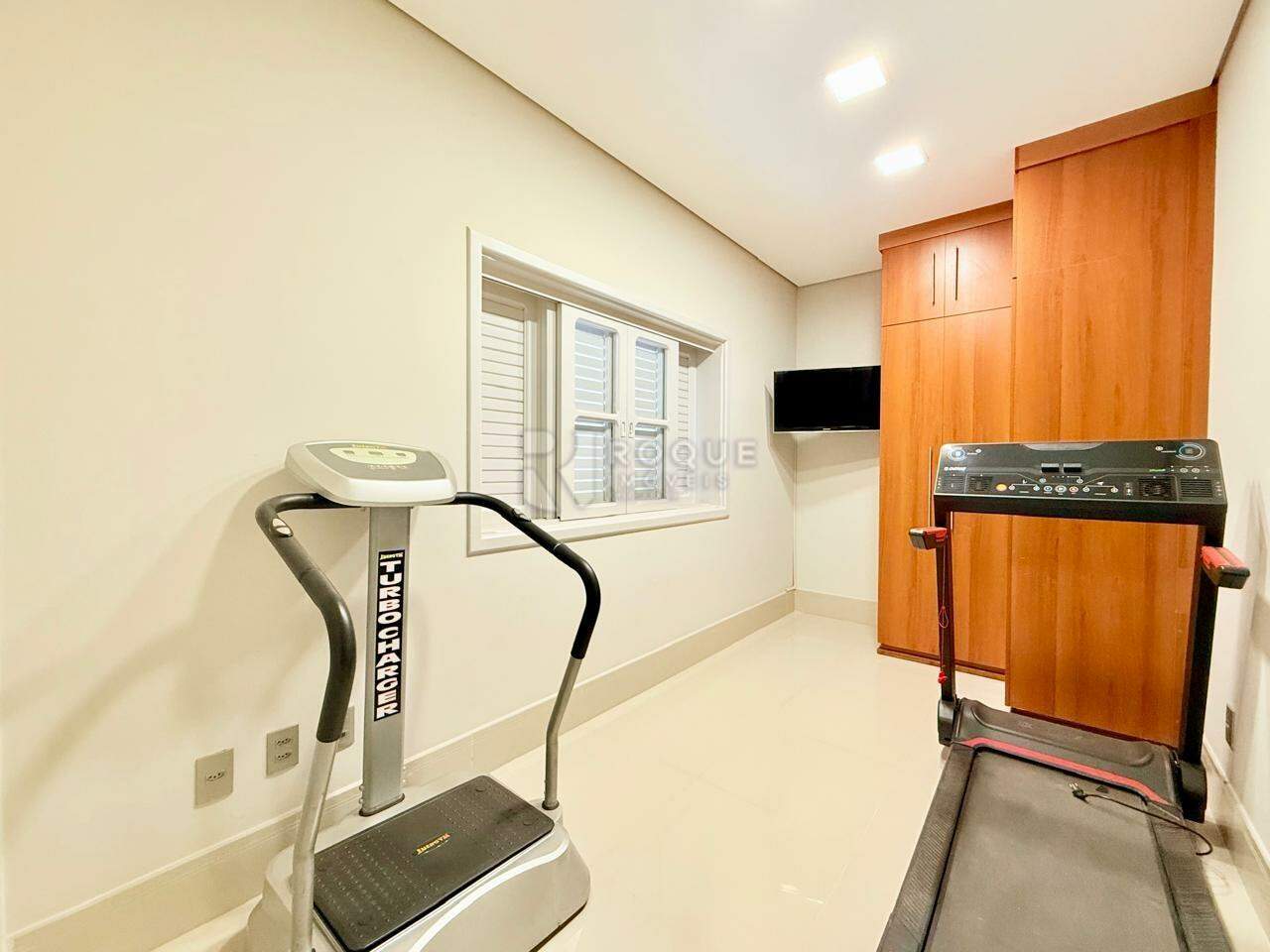 Casa em condomínio para aluguel no bairro Jardim Residencial Flora: CLOSET SUÍTE 3