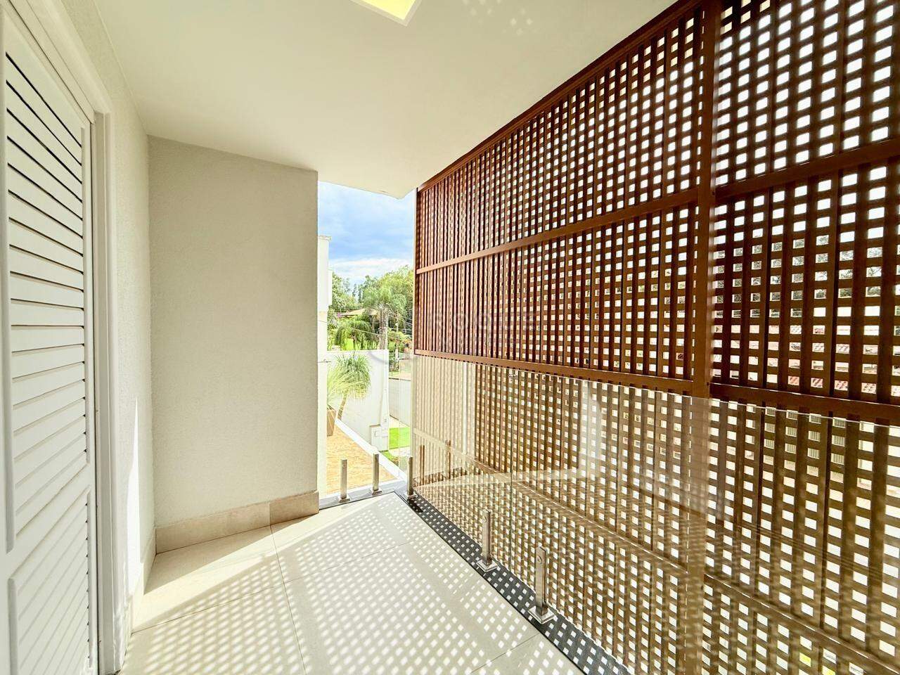 Casa em condomínio para aluguel no bairro Jardim Residencial Flora: SACADA SUÍTE 1