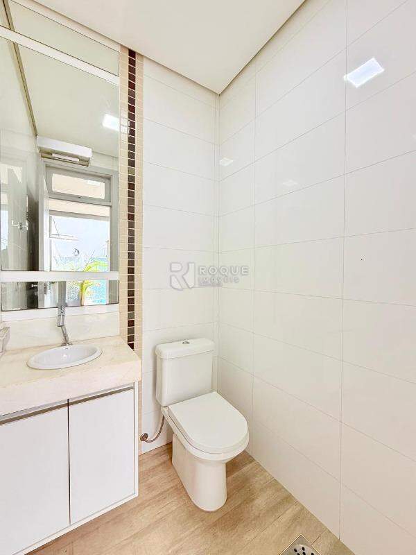 Casa em condomínio para aluguel no bairro Jardim Residencial Flora: BANHEIRO SOCIAL EXTERNO