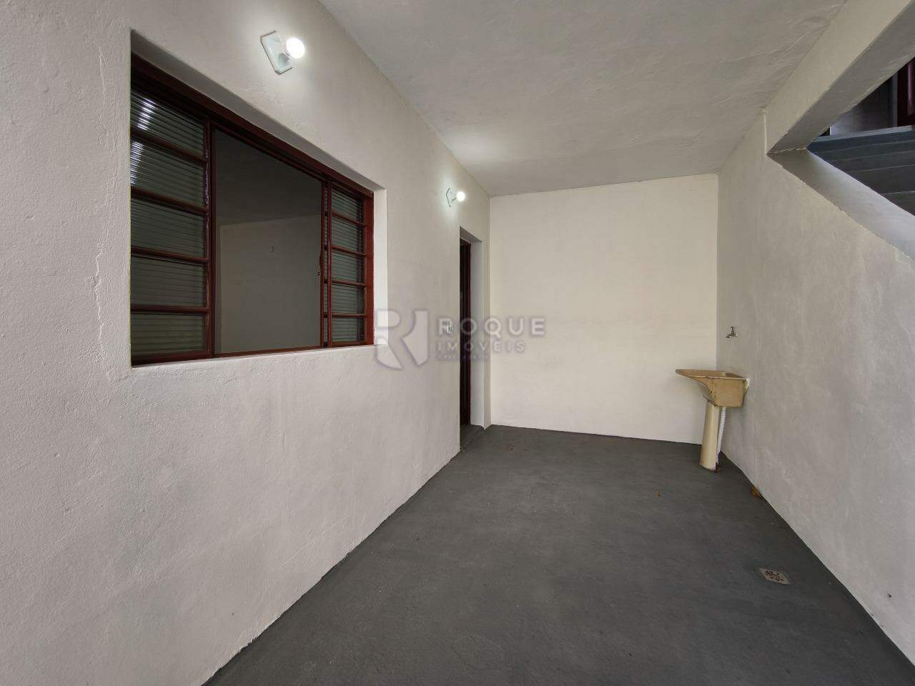 Casa Residencial à venda no bairro Jardim Hortência: LAVATÓRIO