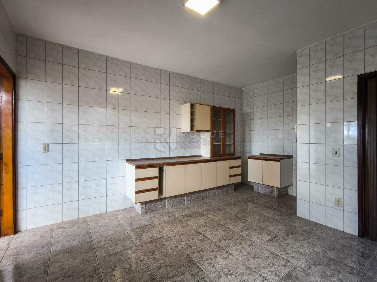 Casa Residencial à venda no bairro Jardim Hortência: COZINHA