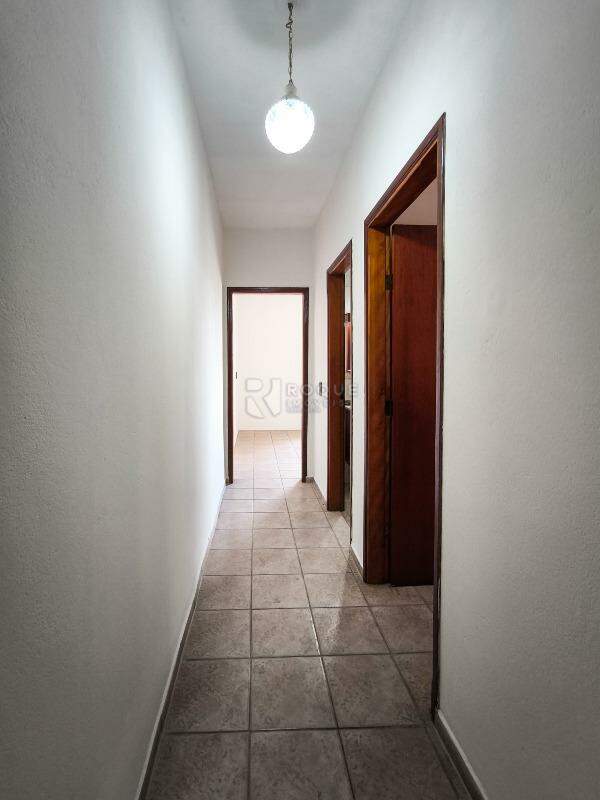 Casa Residencial à venda no bairro Jardim Hortência: CORREDOR INTERNO