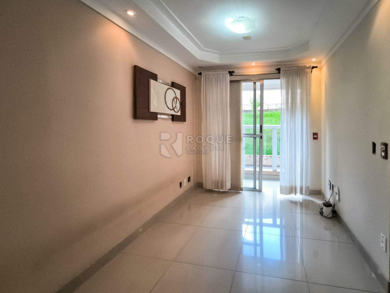 Apartamento à venda no bairro Vila Labaki: SALA DE JANTAR