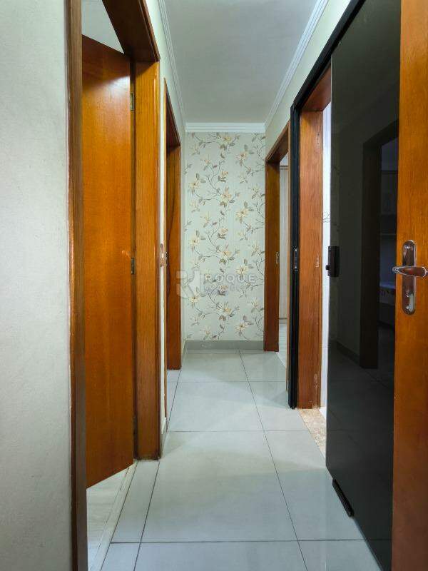 Apartamento à venda no bairro Vila Labaki: CORREDOR INTERNO