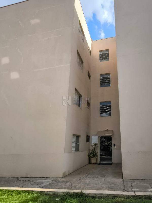 Apartamento à venda no bairro Vila Labaki: ENTRADA