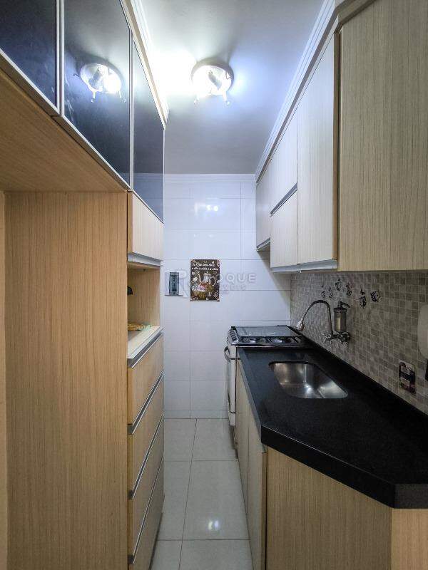 Apartamento à venda no bairro Vila Labaki: COZINHA