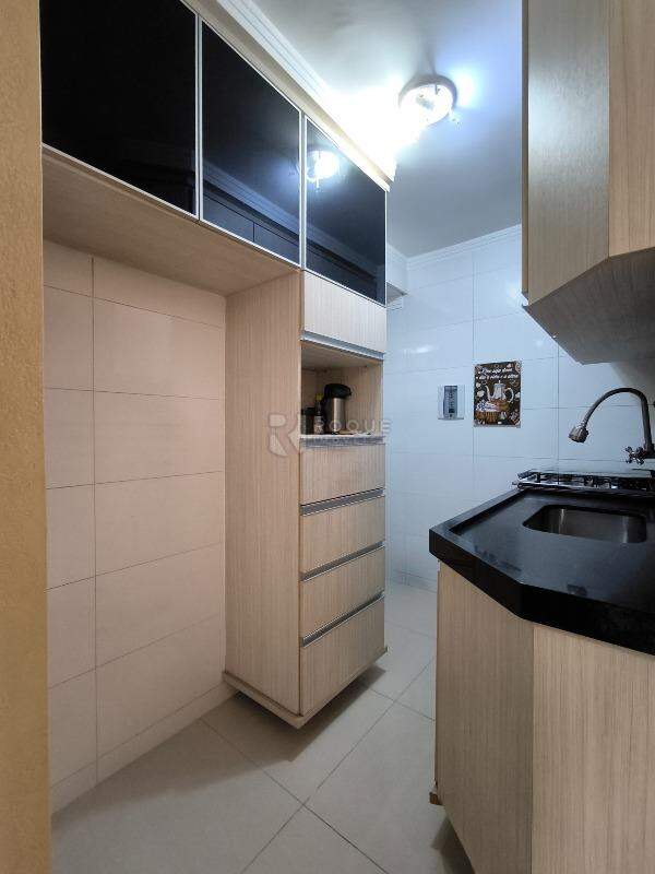 Apartamento à venda no bairro Vila Labaki: COZINHA