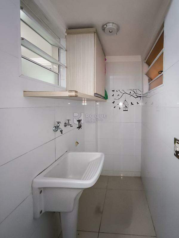 Apartamento à venda no bairro Vila Labaki: LAVANDERIA