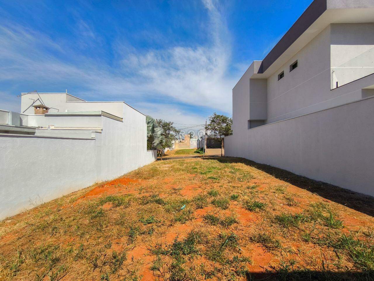 Terreno em condomínio à venda no bairro Terras de São Bento I: 