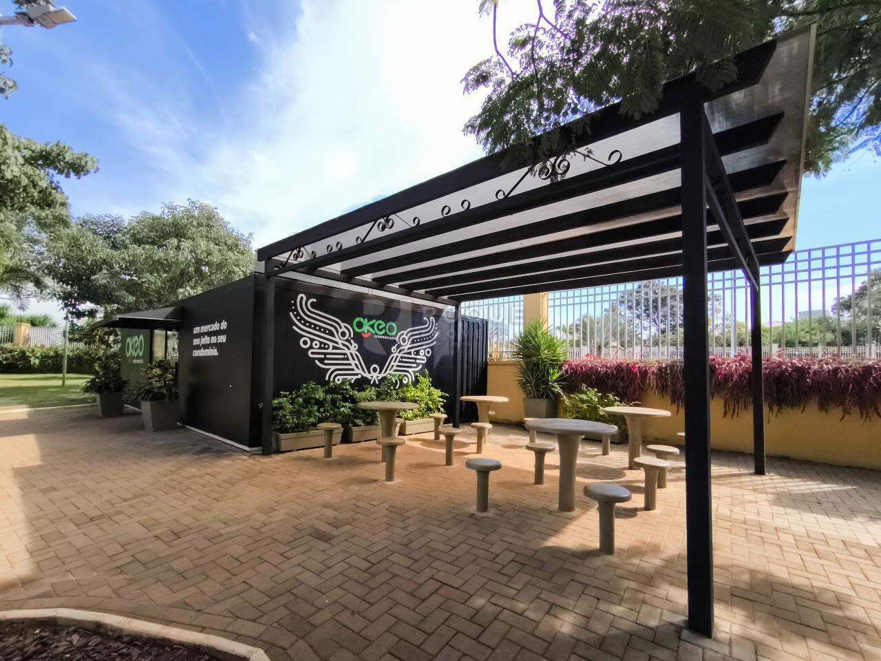 Terreno em condomínio à venda no bairro Terras de São Bento I: MINI MERCADO