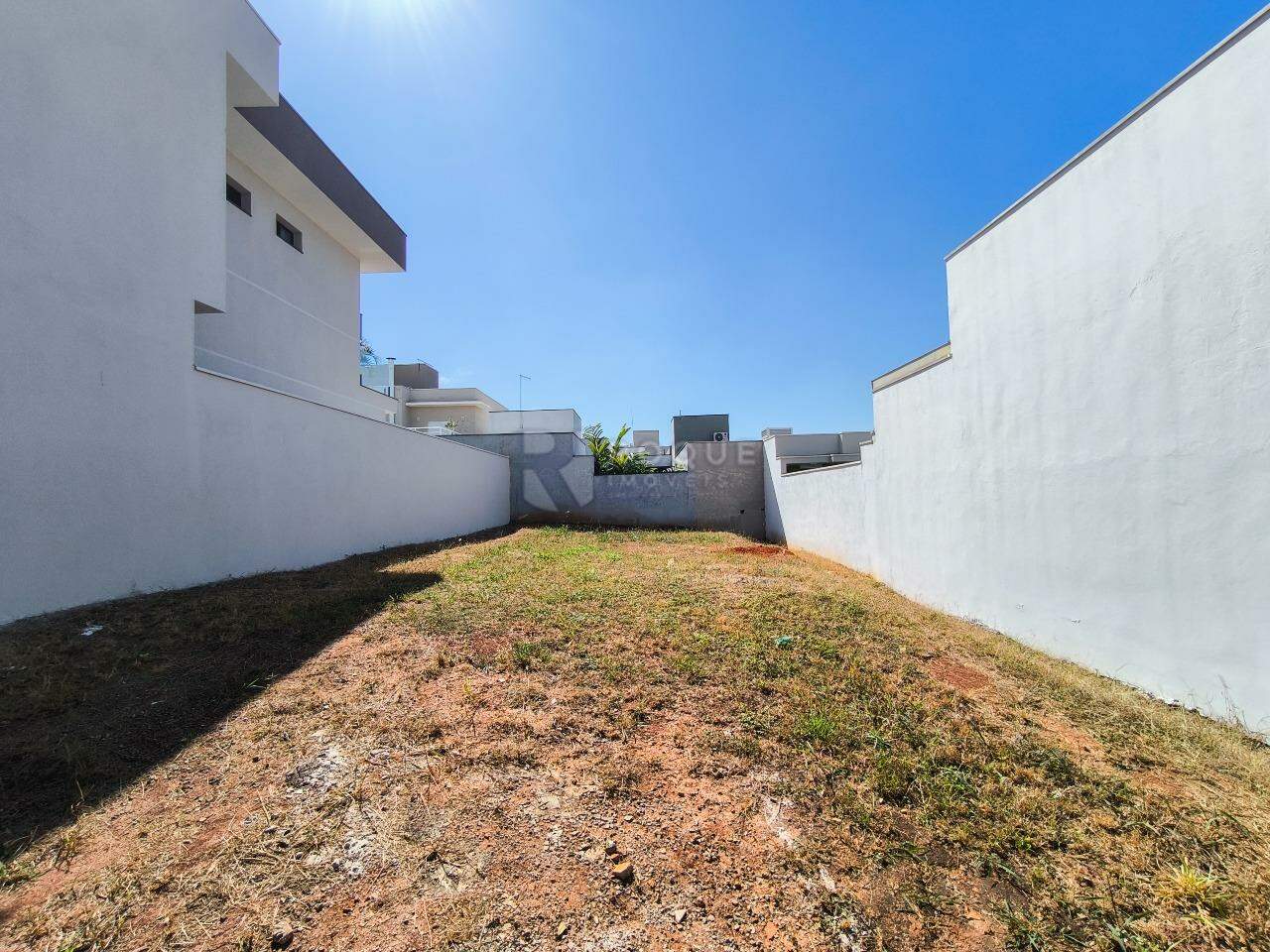 Terreno em condomínio à venda no bairro Terras de São Bento I: 