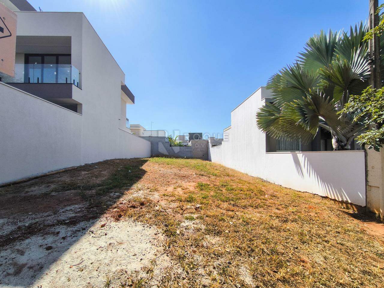 Terreno em condomínio à venda no bairro Terras de São Bento I: 