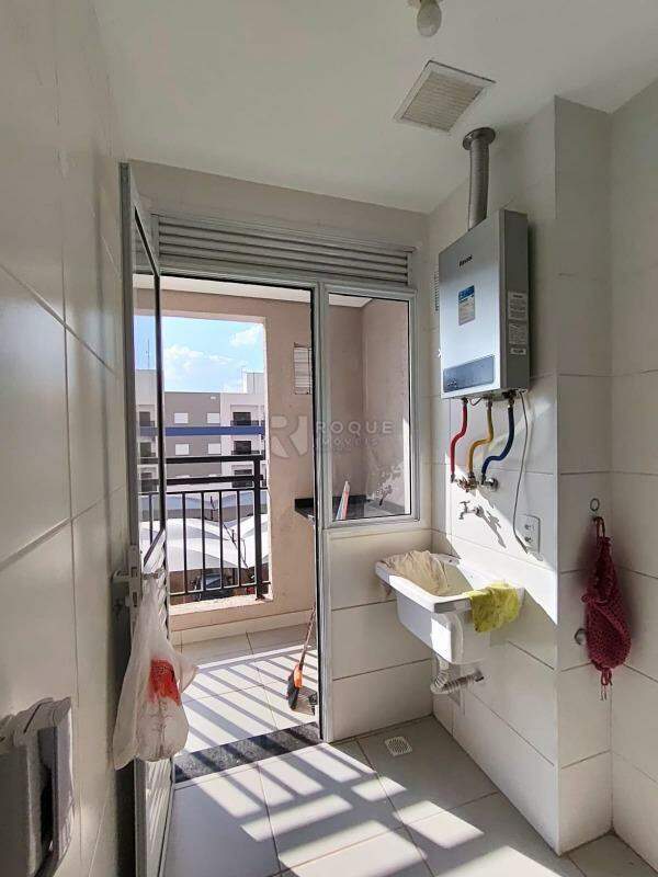Apartamento para aluguel no bairro Jardim Santa Adélia: Lavanderia