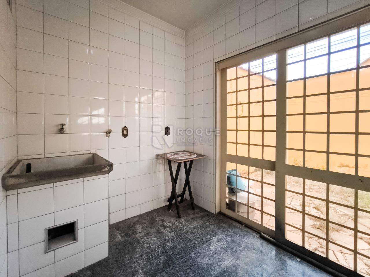 Casa Residencial à venda no bairro Jardim Elite: LAVANDERIA