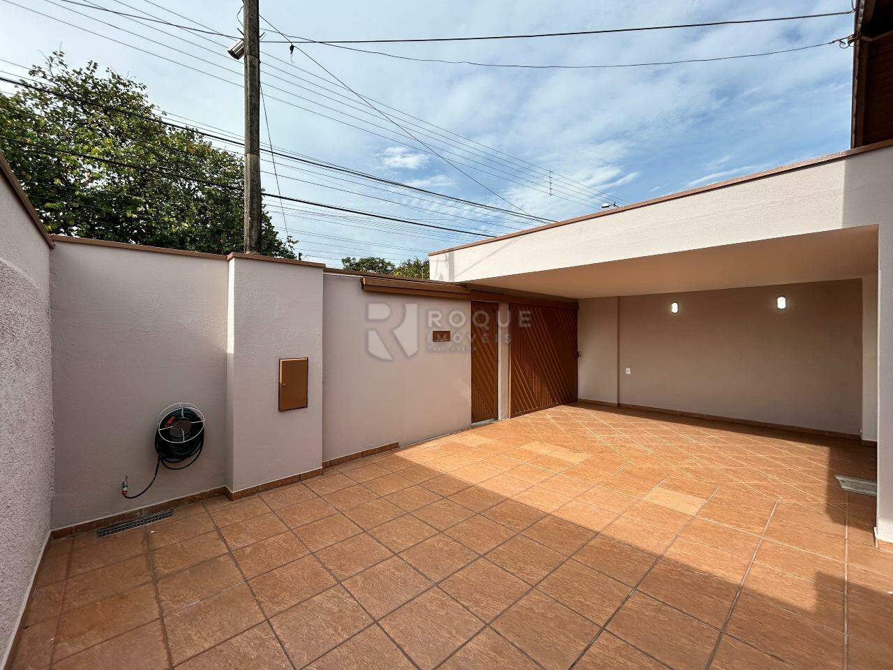 Casa Residencial para aluguel no bairro Vila São Luiz: Frente 