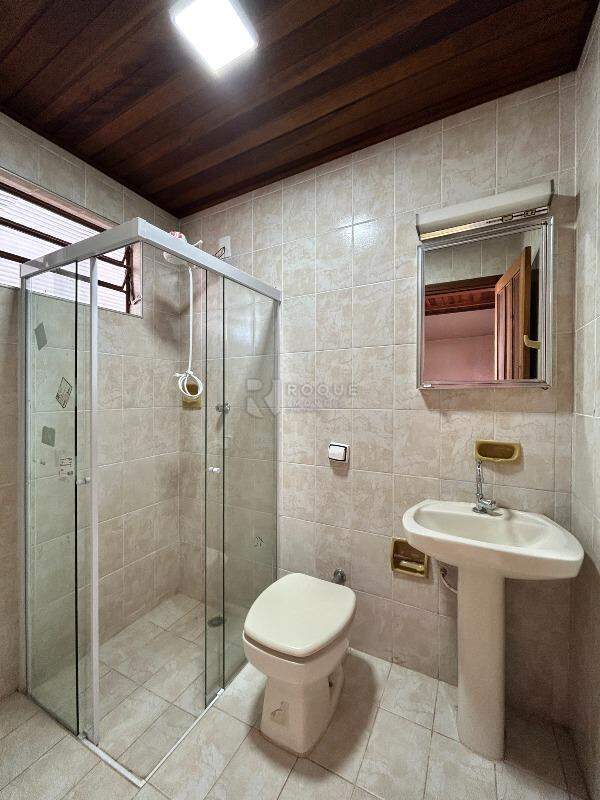 Casa Residencial para aluguel no bairro Vila São Luiz: WC social fundo 
