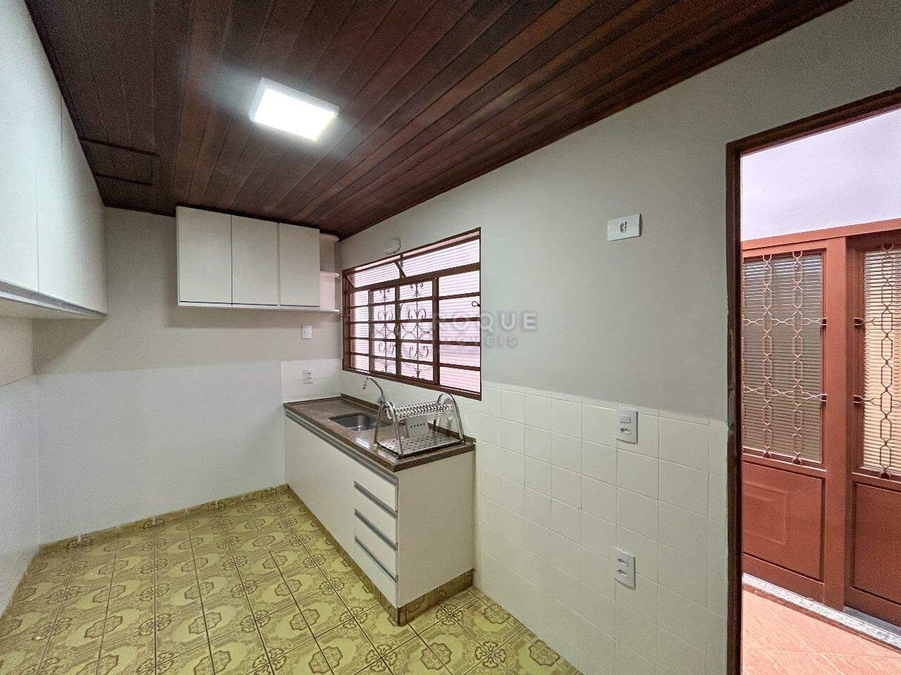 Casa Residencial para aluguel no bairro Vila São Luiz: Cozinha externa
