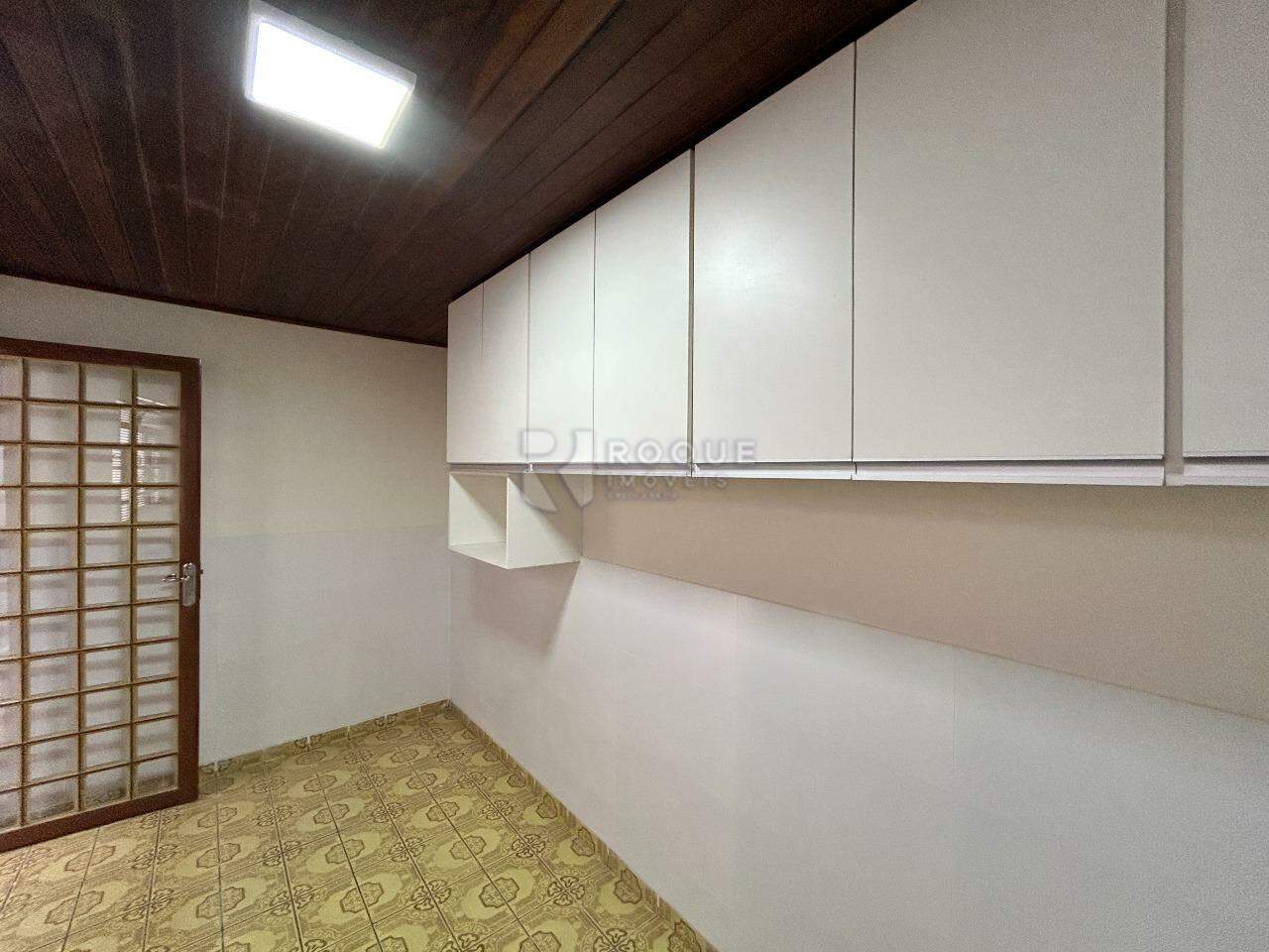 Casa Residencial para aluguel no bairro Vila São Luiz: Cozinha externa