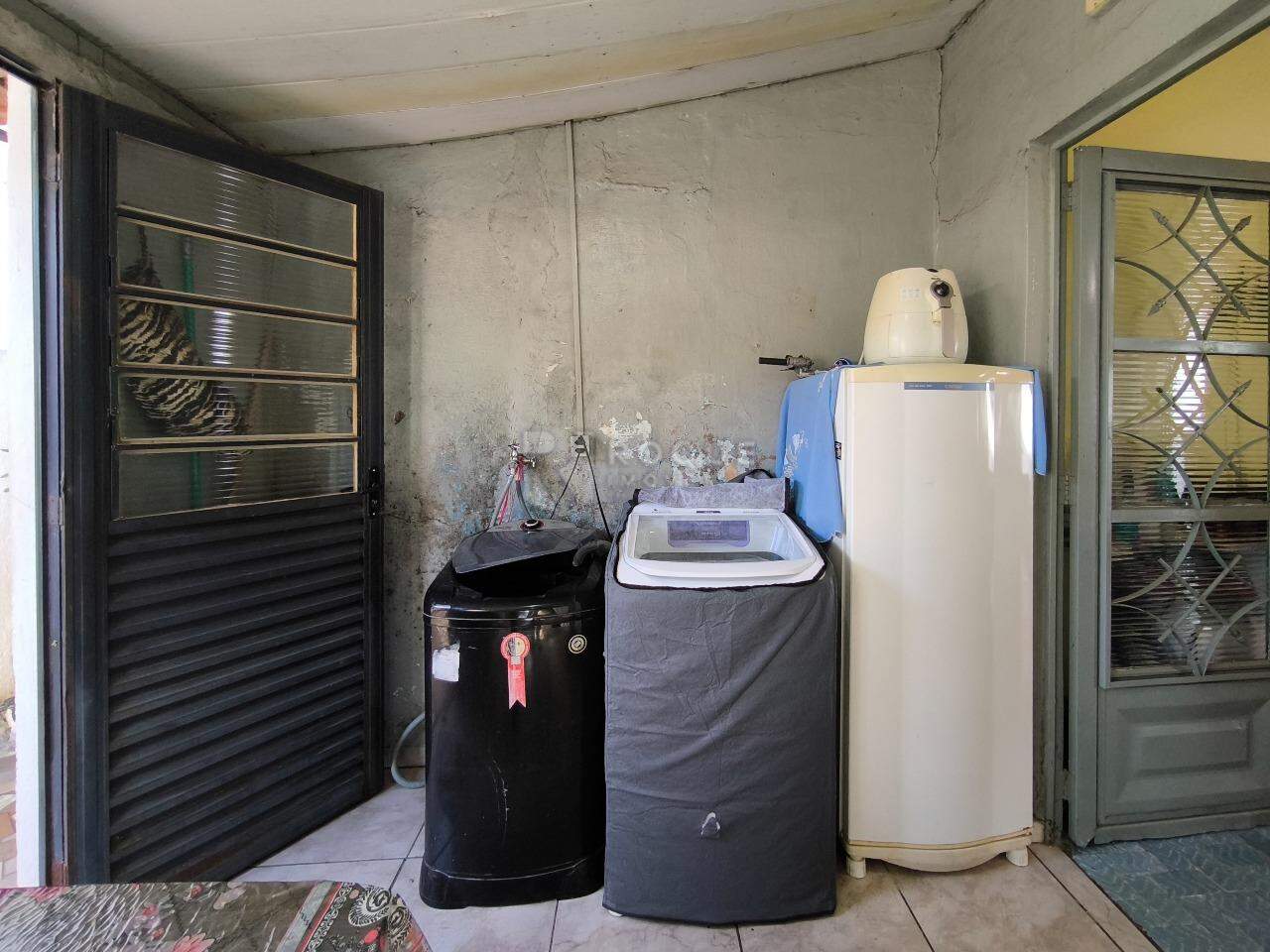 Casa Residencial à venda no bairro Jardim Perola: LAVANDERIA CASA 1