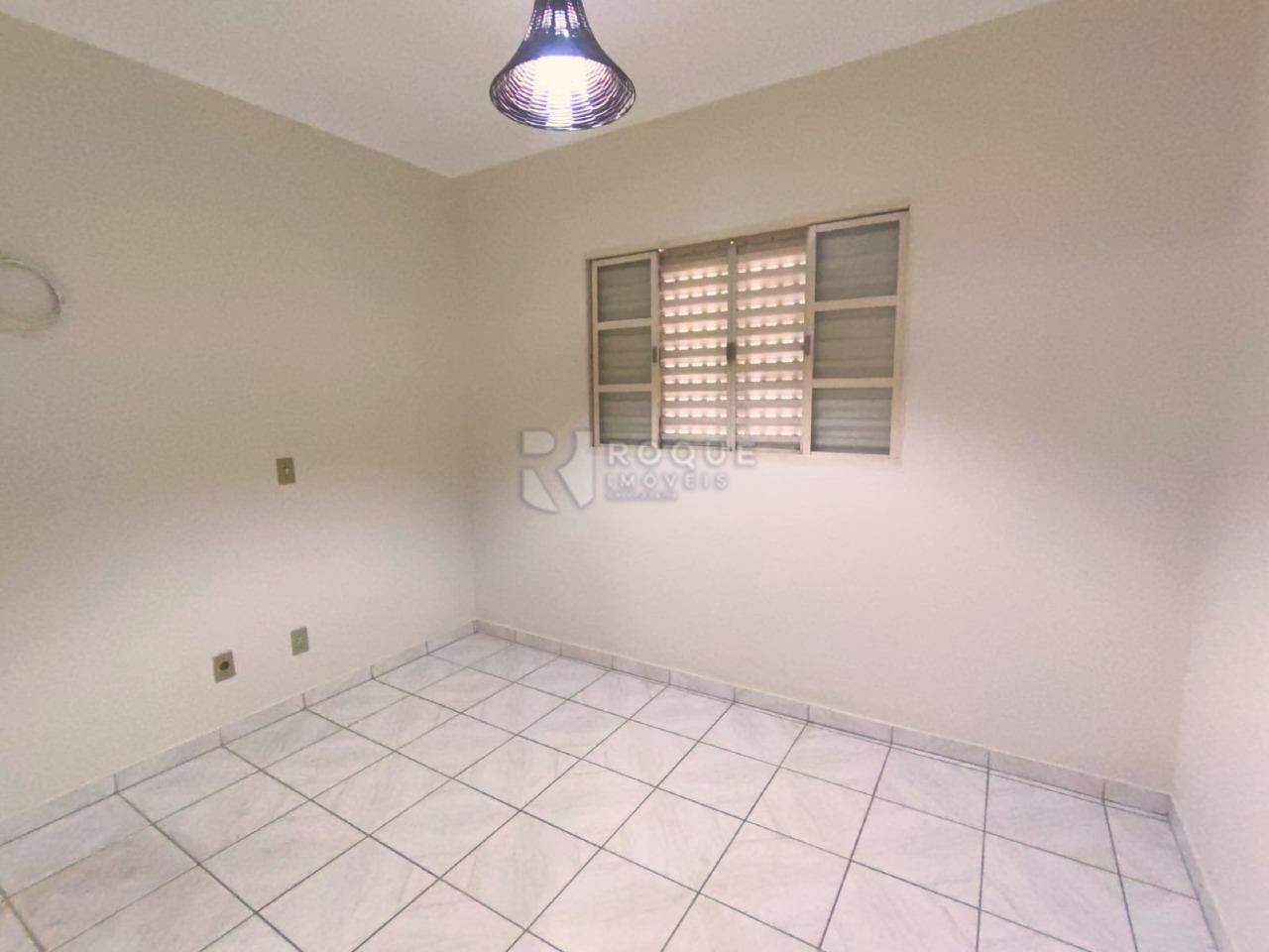 Casa em condomínio para aluguel no bairro Jardim Ouro Verde: Dormitório 1