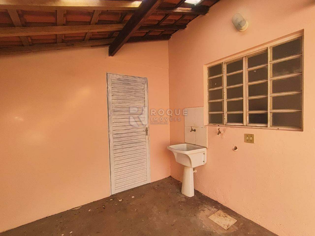 Casa em condomínio para aluguel no bairro Jardim Ouro Verde: Lavanderia