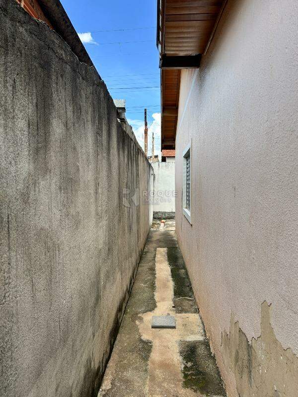 Casa Residencial à venda no bairro Conjunto Habitacional Victor DAndrea: Corredor 