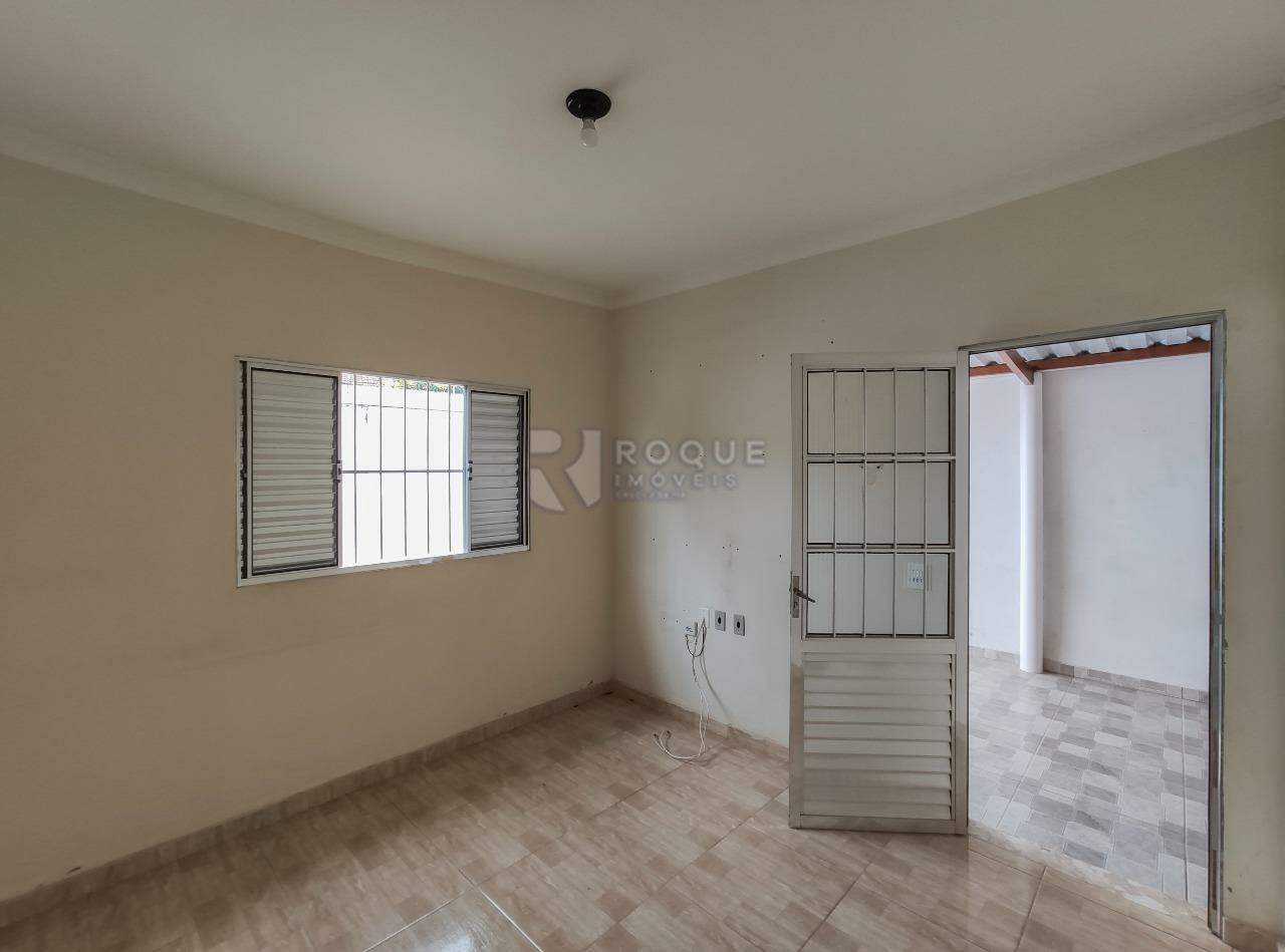 Casa Residencial à venda no bairro Conjunto Habitacional Victor DAndrea: Sala 